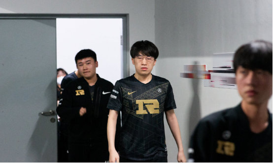 人在一场采 人在一场采